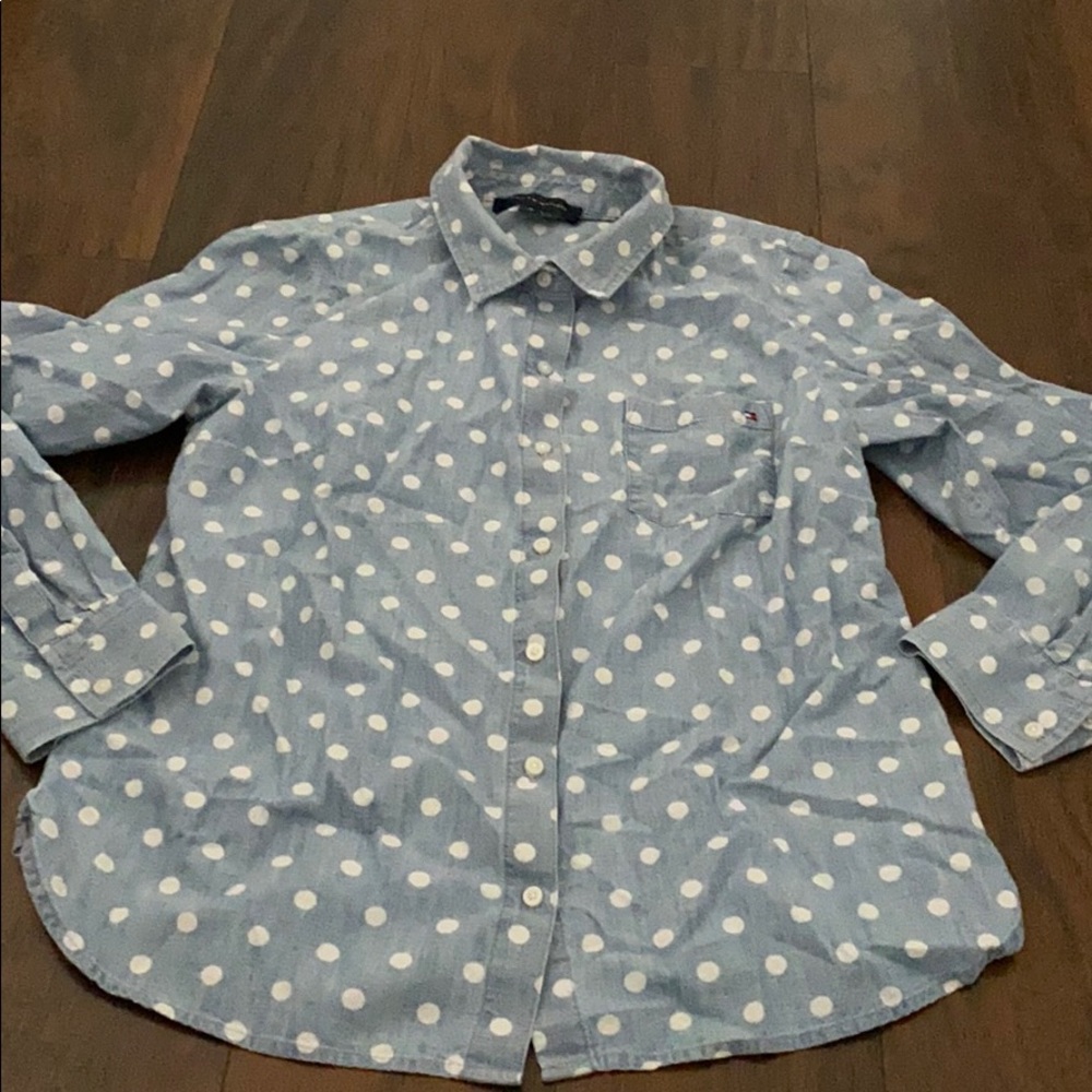 Cute Jeans shirt by Tommy Hilfiger! Size M